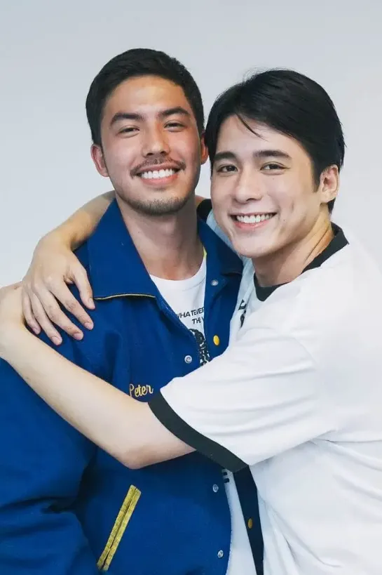 《你好陌生人》Hello Stranger (2020)-喜剧 / 爱情 学霸与体育生的网课情缘-菲律宾[电视剧][夸克网盘]