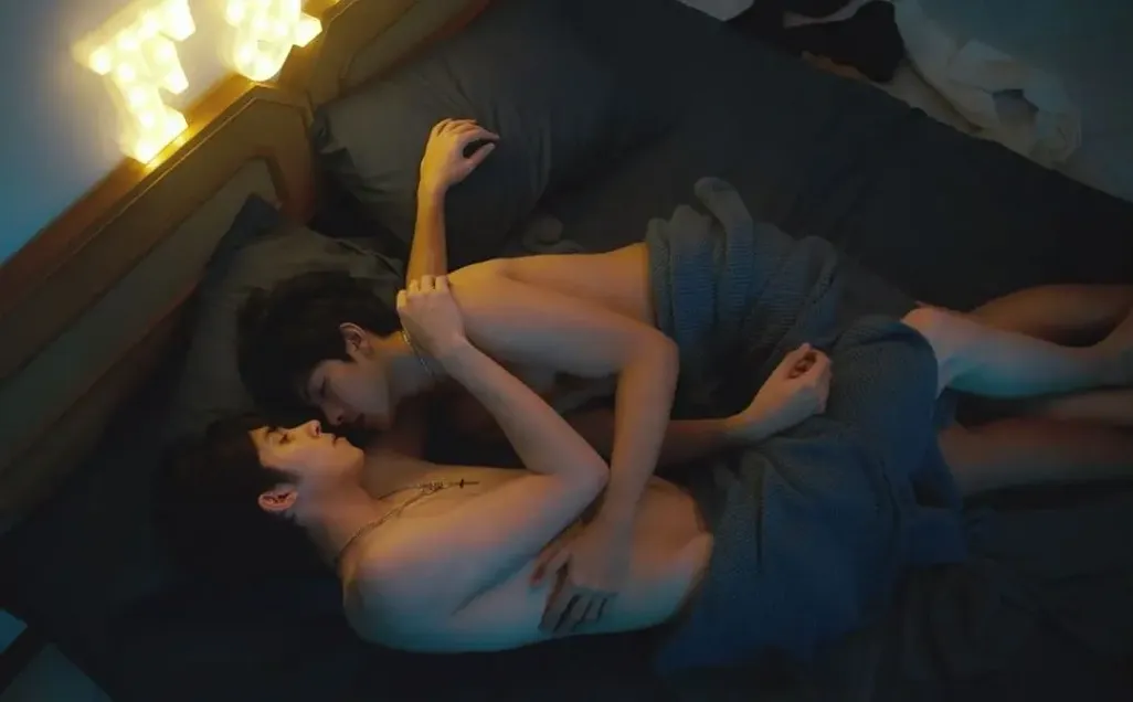 《正排老公》สองกายใจเดียว (2023)-爱情 / 运动 排球同卵双胞胎的身份替换-泰腐[电视剧][夸克网盘]