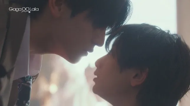 《换座位后 坐在我后面的男生好像喜欢我》 (2026)-喜剧 / 青春 人气王后座直球告白害羞少年-日腐[AI短剧][夸克网盘/迅雷网盘]