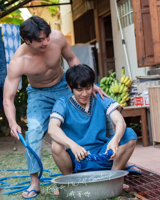 《我等你》ฉันคอยเธอ (2025)-剧情 / 短片 年轻演员与Y系制作人的舞台之约-泰腐[电视剧][夸克网盘]