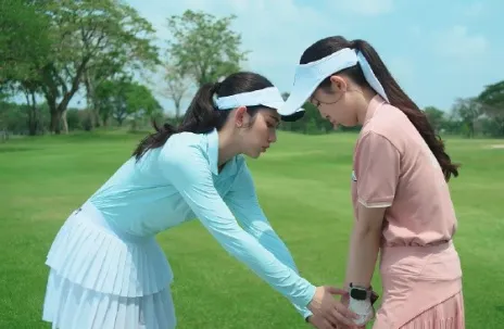 《爱在球道上》Fairway of Love (2026)-爱情 / 运动 -泰百[电视剧][夸克网盘/迅雷网盘]
