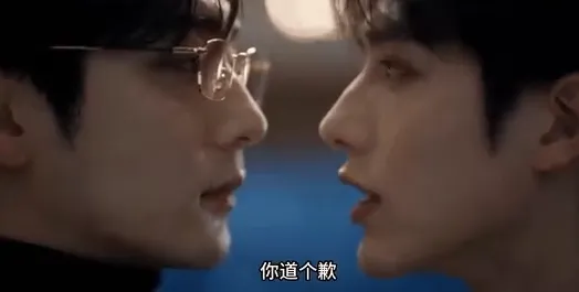 《弹幕预警！我砸两千万包的情人，竟是来复仇》 (2026)-剧情 / 爱情-国漫[AI短剧][夸克网盘/迅雷网盘]